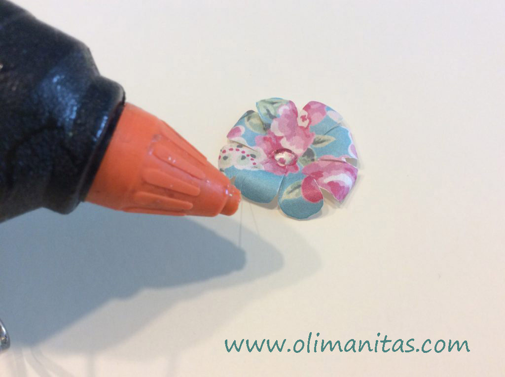 COMO HACER FLORES DE PAPEL PEQUEÑAS - OLIMANITAS COMO HACER FLORES DE PAPEL PEQUEÑAS - OLIMANITAS