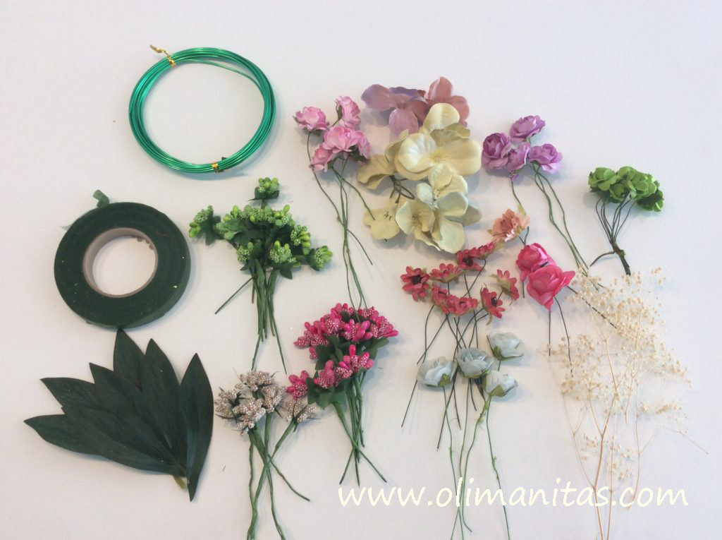 Materiales necesarios para hacer una corona de flores para niñas
