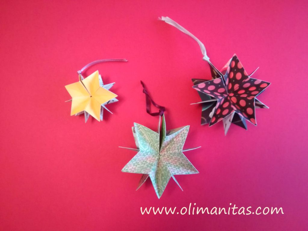 varias estrellas de navidad de papel