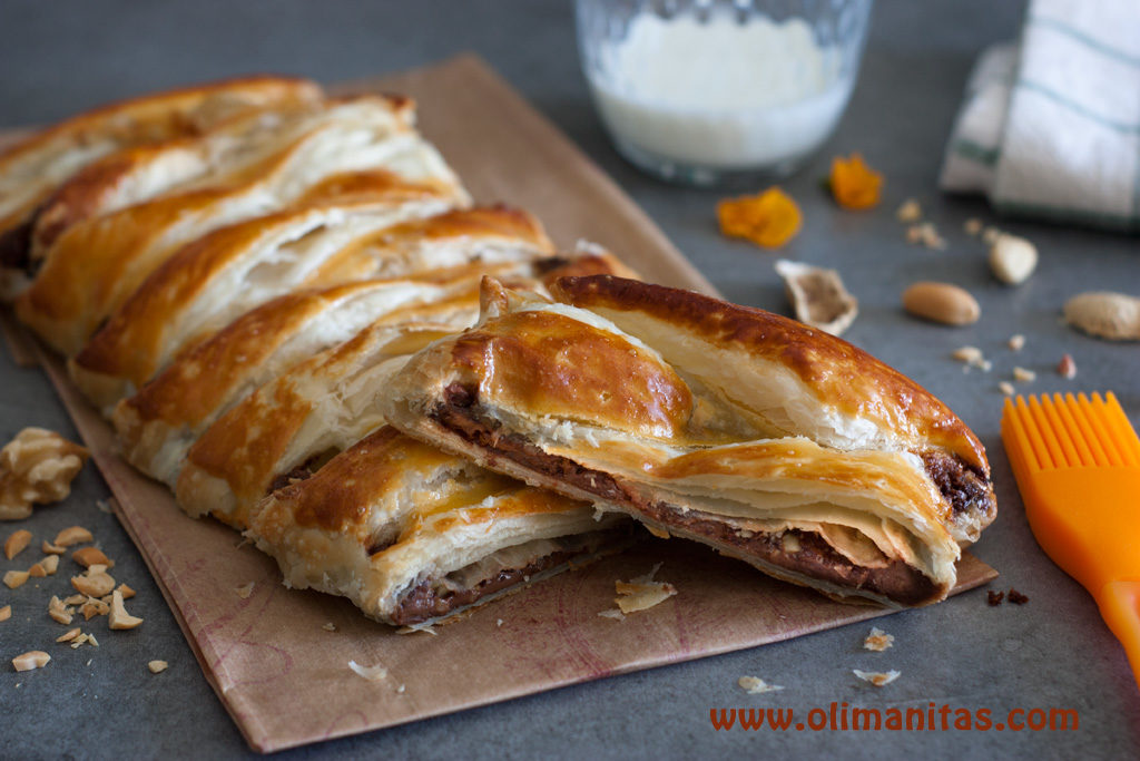 TRENZA DE HOJALDRE Y CHOCOLATE