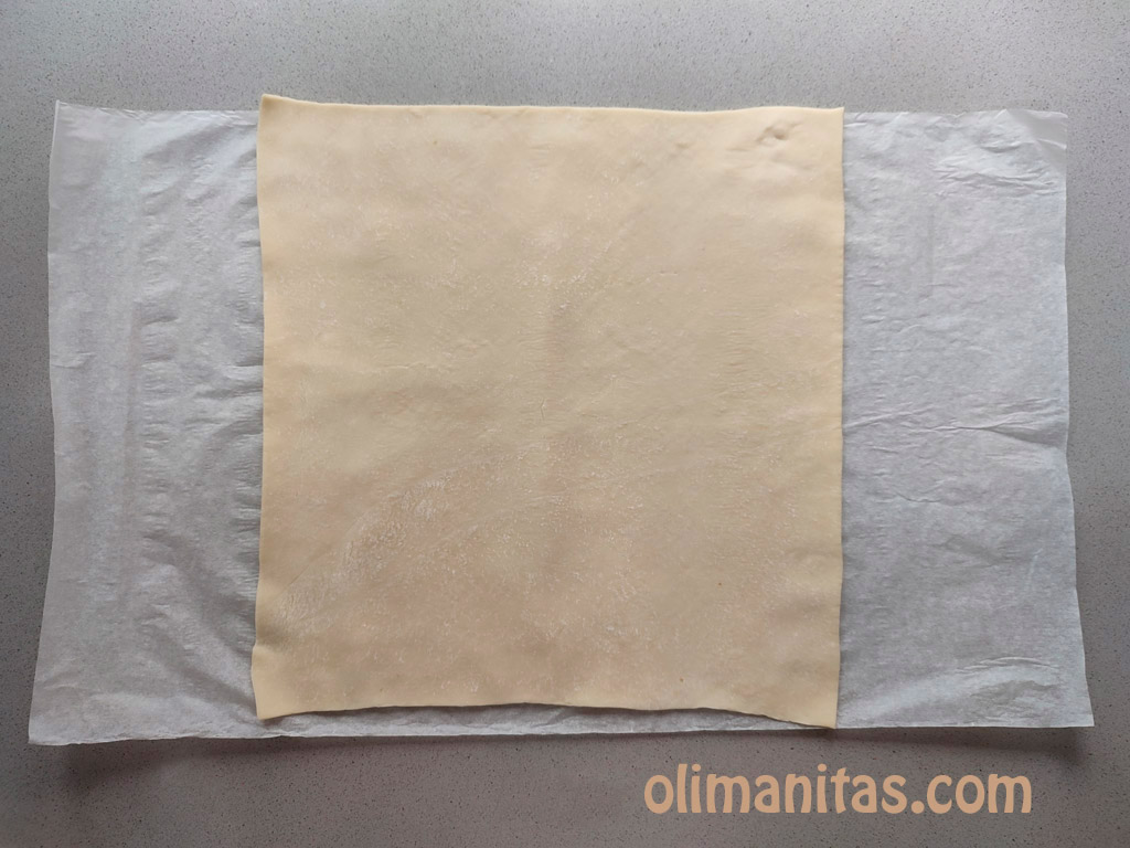 Extendemos la lámina de hojaldre